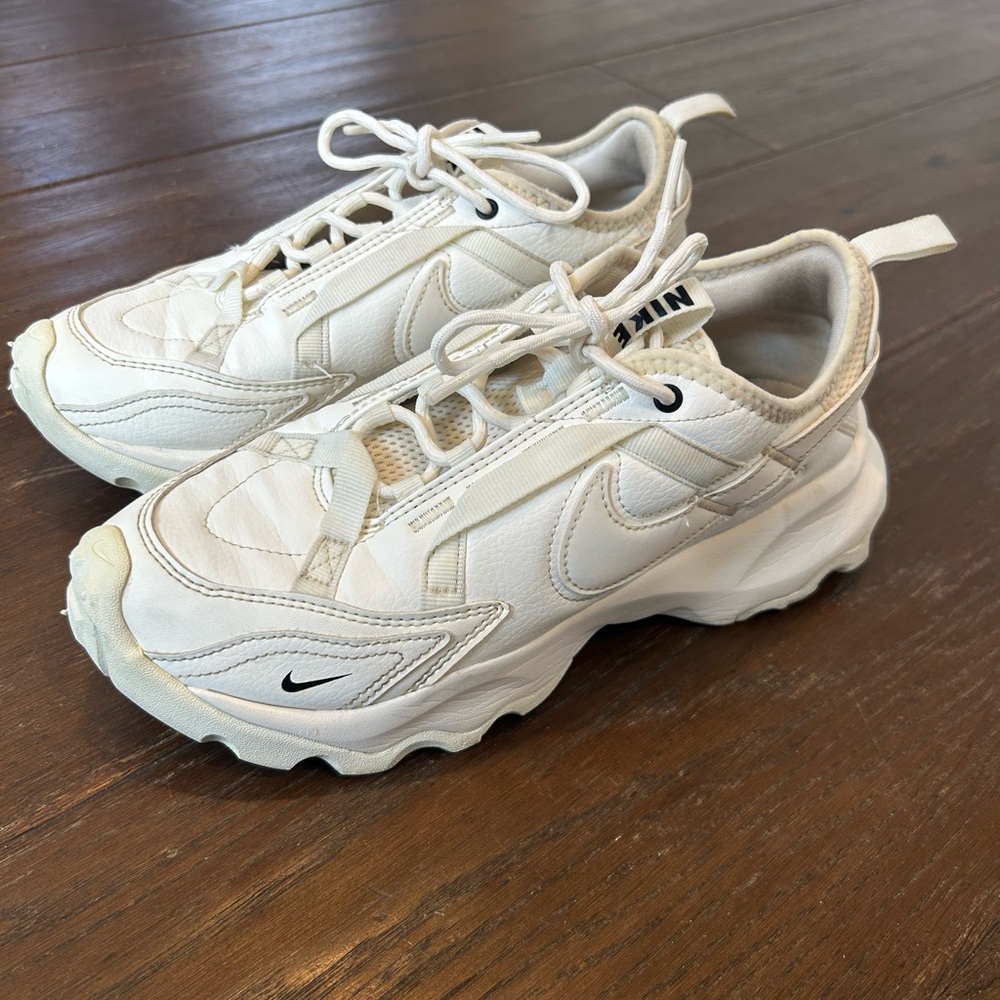 Nike Wmns TC 7900 ‘Sail’ white Sneakers